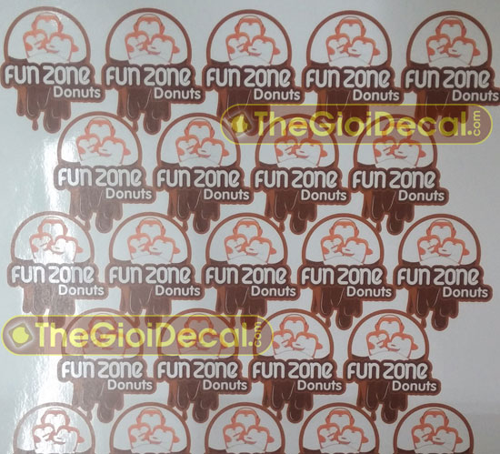 in-cat-be-tem-nhan-decal-ly-nhua-funzone