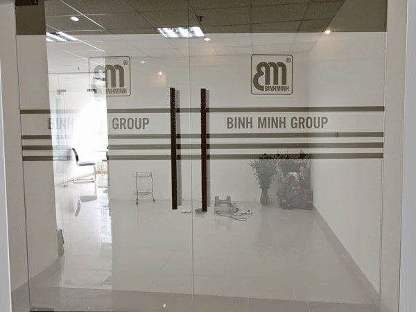 Dịch vụ cắt decal mờ dán kính nội thất